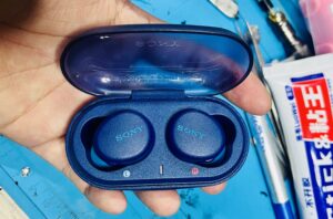 Thay pin tai nghe Sony WF-XB700