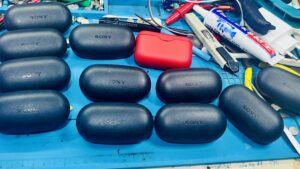 Thay pin tai nghe Sony WF-XB700