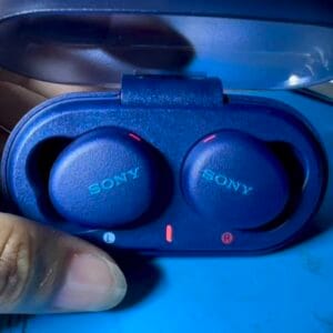 Thay pin tai nghe Sony WF-XB700