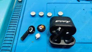 Thay pin tai nghe Marshall Minor 3