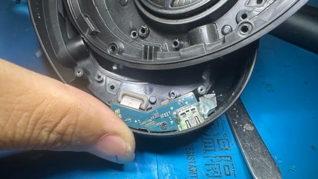 Sửa tai nghe Sony WH1000xm5 vô nước