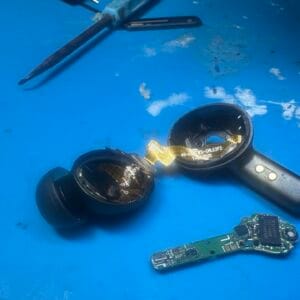 Sửa và thay pin tai nghe JBL Live Pro