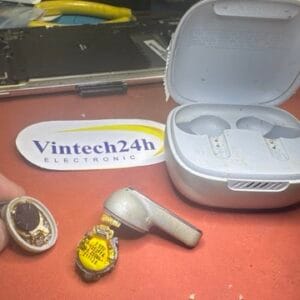 Sửa và thay pin tai nghe JBL Live Pro
